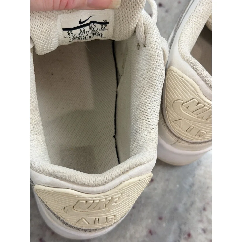 NIKE () AIR MAX 90 'Bronze/White' Girls Size 6Y
